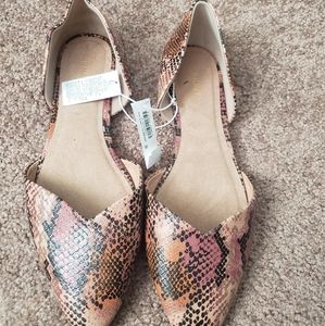 Snakeskin flats
